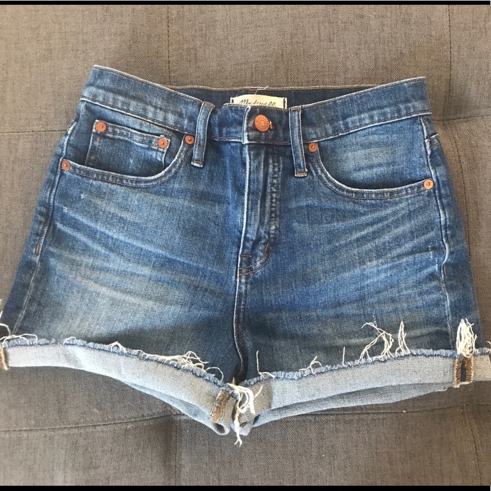 Madewell cut off shorts size 26.